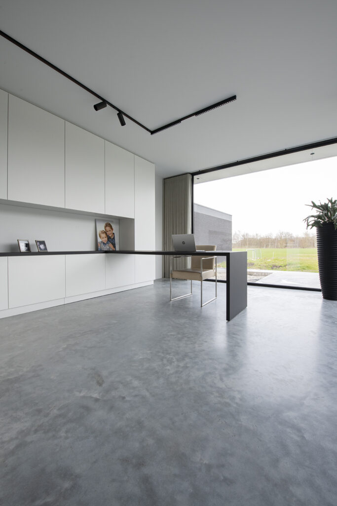 Woonbeton vloer kantoor impregneren en coaten